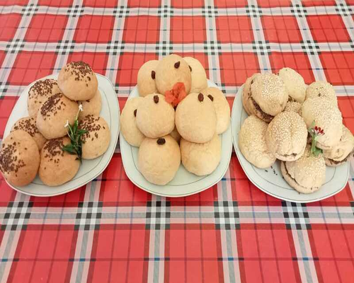 Aneka Kue Aek Pining